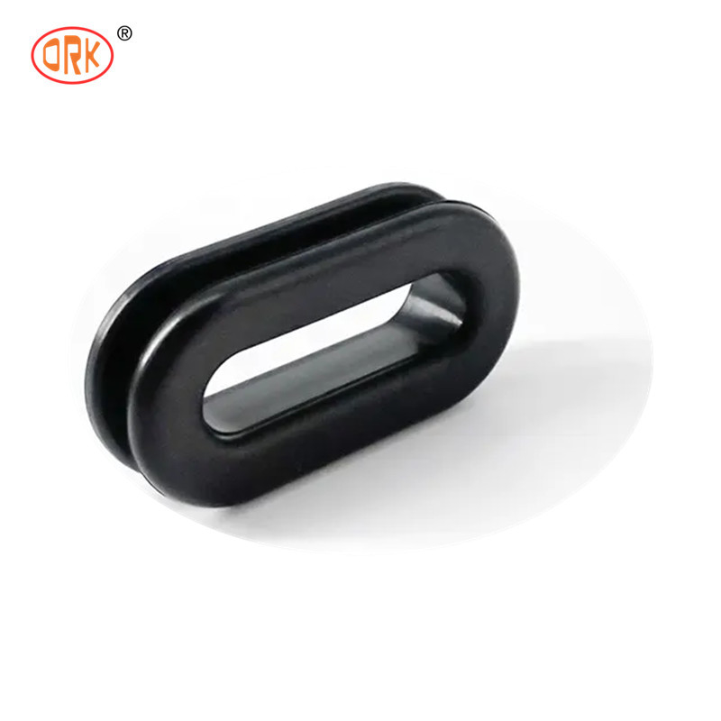 Resistenza al calore su misura Scaffalature in gomma di silicone nero con buco di rivestimento